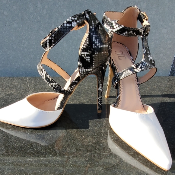 High heels - Picture 2 of 4